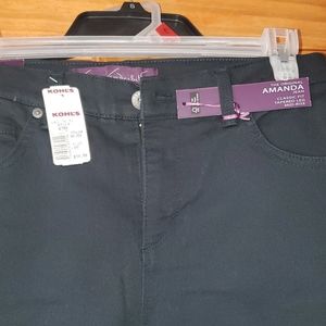 Gloria Vanderbilt Amanda jeans. Anything $10 and under, NO OFFER will be made